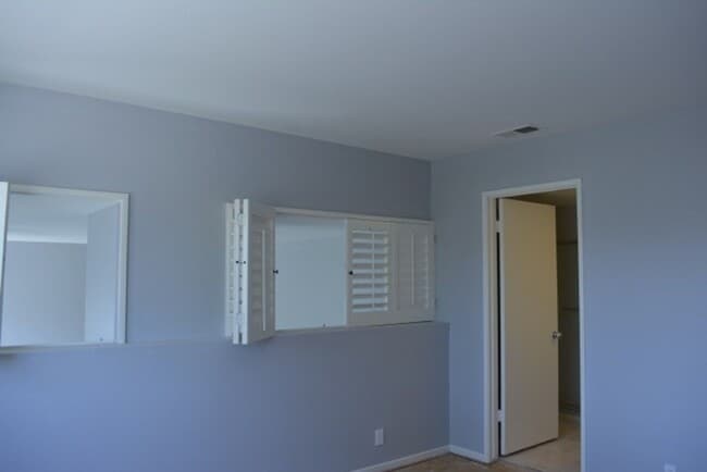 Building Photo - BEAUTIFUL "HILLCREST VILLAGE"  CONDOMINIUM HOME WITH GARAGE