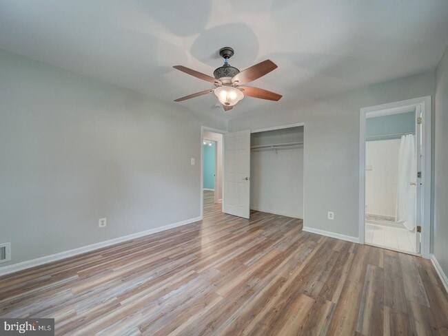 Building Photo - 8606 London Ct