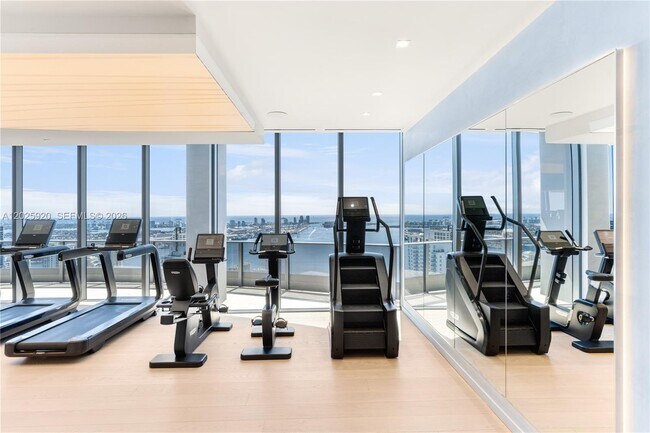 Building Photo - 1000 Brickell Ave