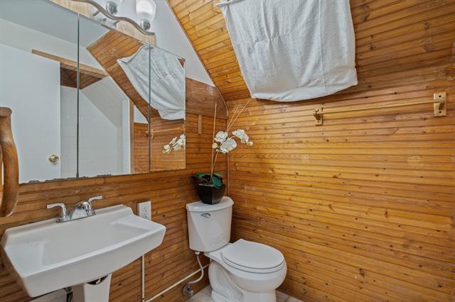 Building Photo - 514 Hughes Dr
