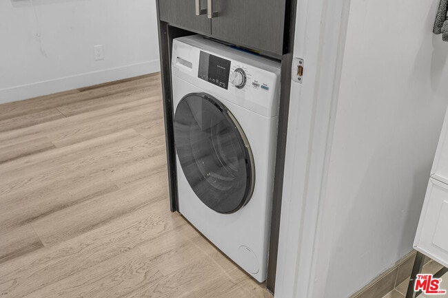 Building Photo - 3937 Kentucky Dr