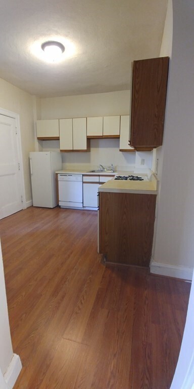 Building Photo - 55 Thatcher St