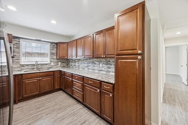 Building Photo - 2509 Avenel Dr