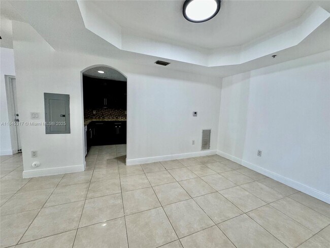 Building Photo - 6540 NW 114th Ave