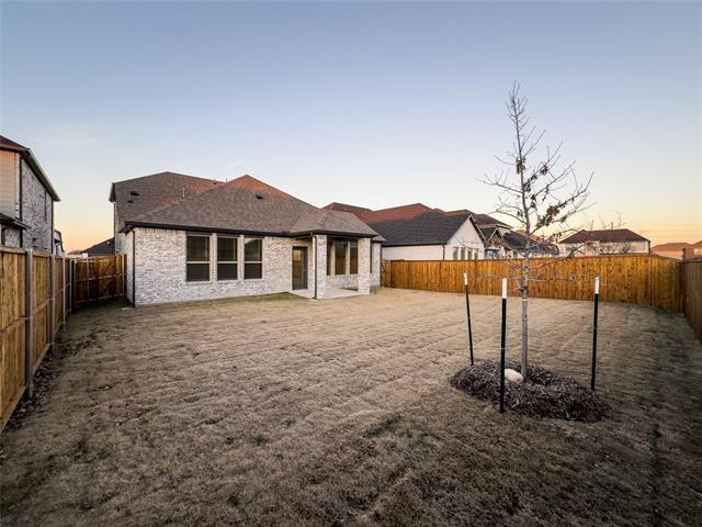 Building Photo - 566 Silver Spgs Ln