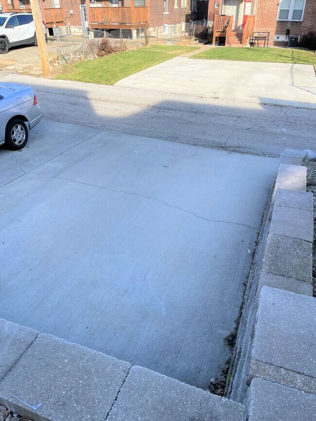 Building Photo - Clayton Ave (6521-23)