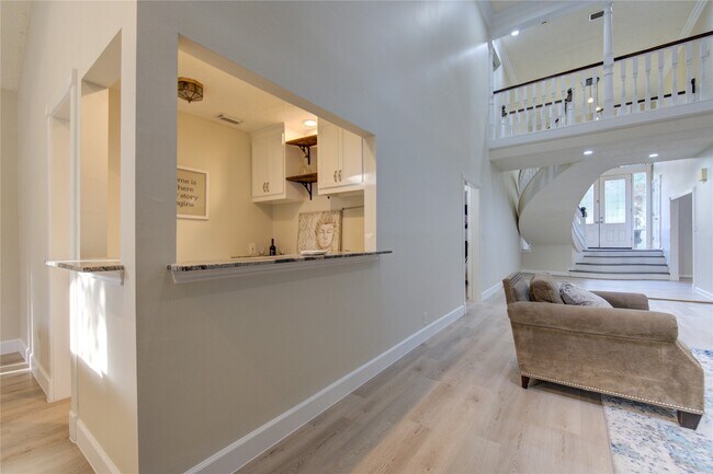 Building Photo - 714 Last Arrow Dr