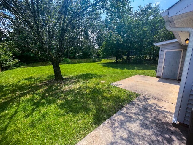 Building Photo - 3 bedroom, 2 bathroom ranch style home in Greensboro, NC