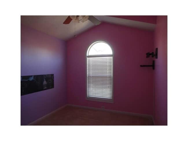 Building Photo - 665 Chantress Ct