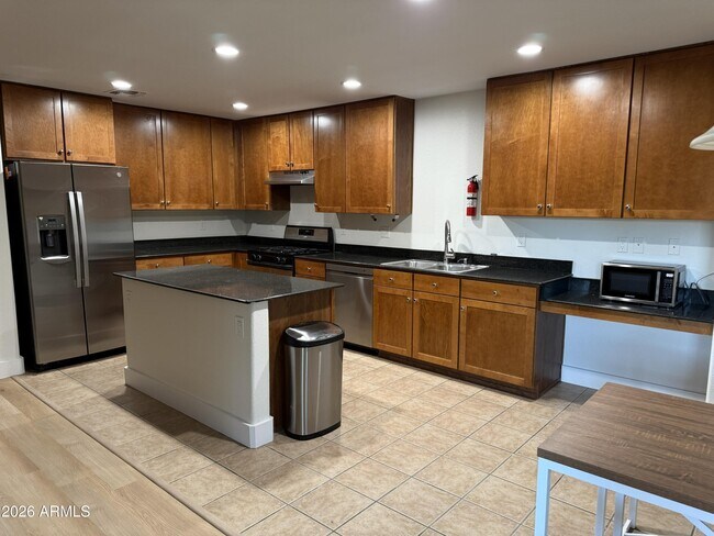 Building Photo - 3582 E Santa Fe Ln