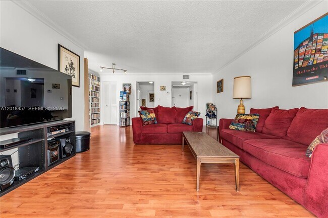 Building Photo - 525 Coral Wy