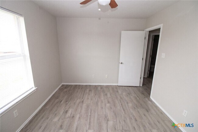Building Photo - 2704 Edgefield St