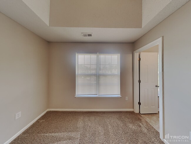 Building Photo - 2416 Smugglers Ct