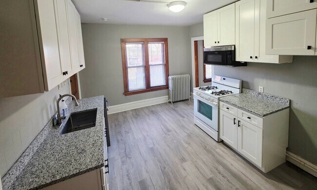 Building Photo - 414 N 33rd Ave