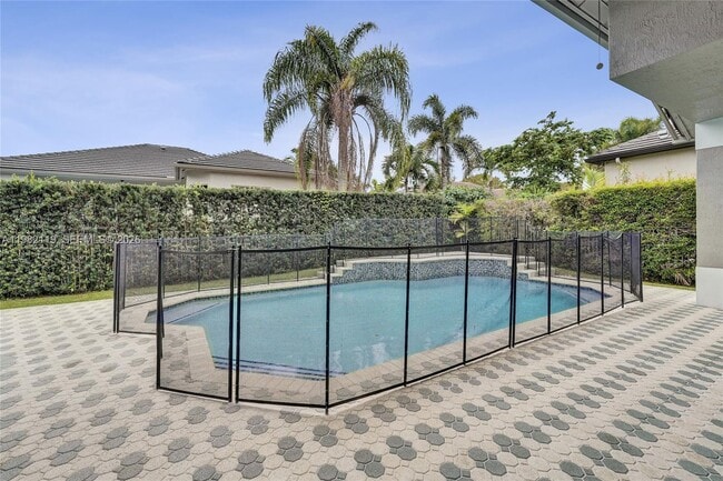 Building Photo - 8006 N Savannah Cir