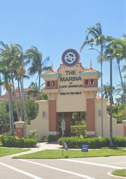 Building Photo - 5 Chiquita Blvd S