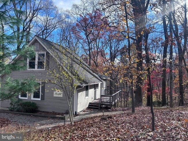 Building Photo - 132 Pinecrest Ln