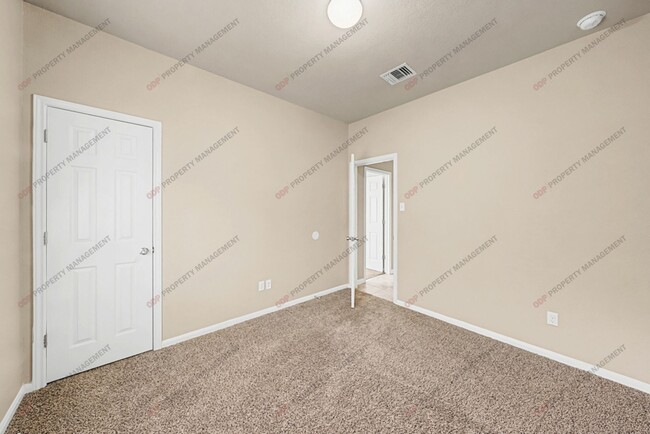 Building Photo - 8108 Honeysuckle