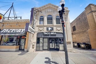 Building Photo - 4437 N Broadway