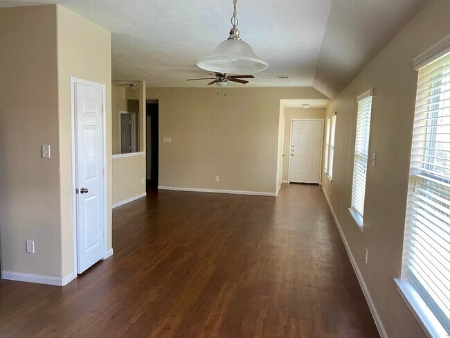 Building Photo - 3415 Maris Way