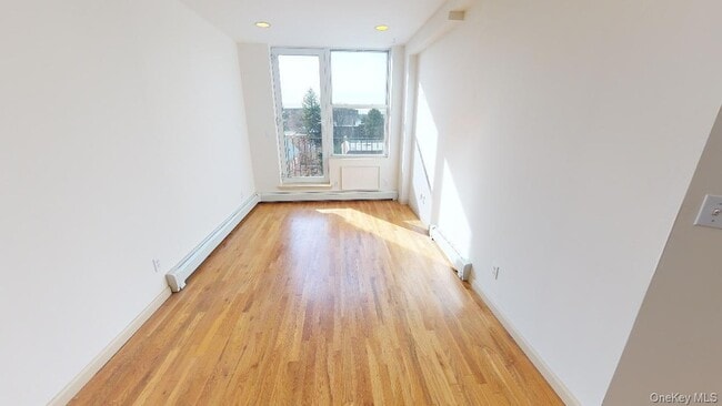 Building Photo - 67-09 Austin St