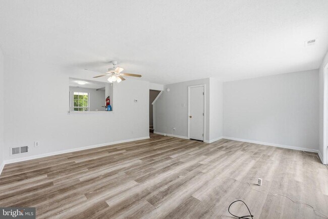 Building Photo - 217 Vista Ct