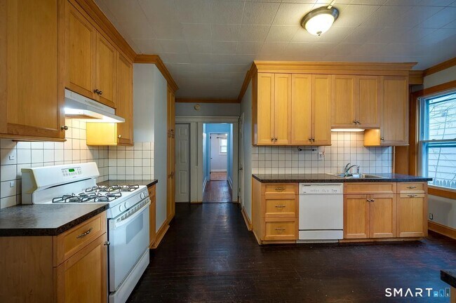 Building Photo - 166 Beaver St