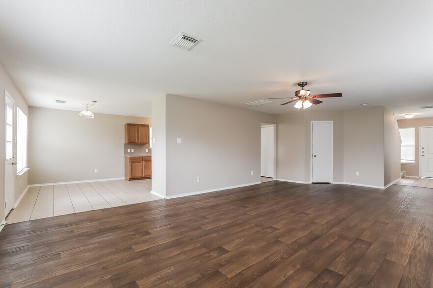 Building Photo - 7222 Winter Song Dr