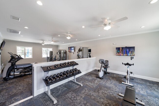 Building Photo - Beautiful 4-bedroom, 2-bath Home with Lake View!