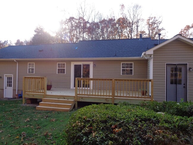 Building Photo - NICE-One Level House for Rent in Oak Ridge