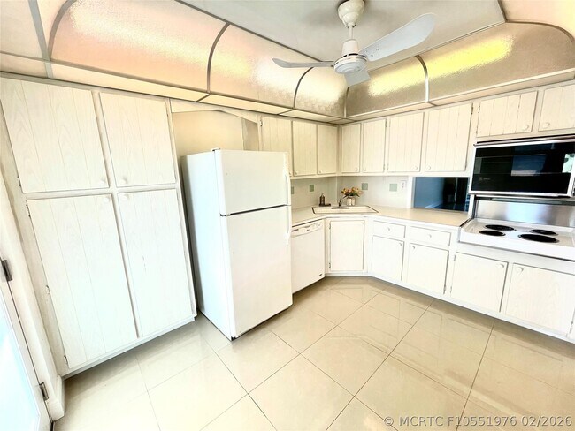 Building Photo - 1175 NE Miami Gardens Dr