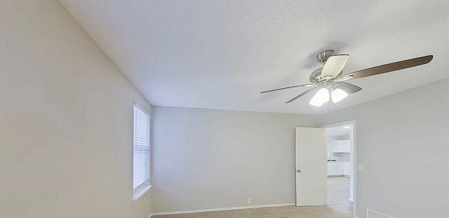 Building Photo - AVAILABLE NOW