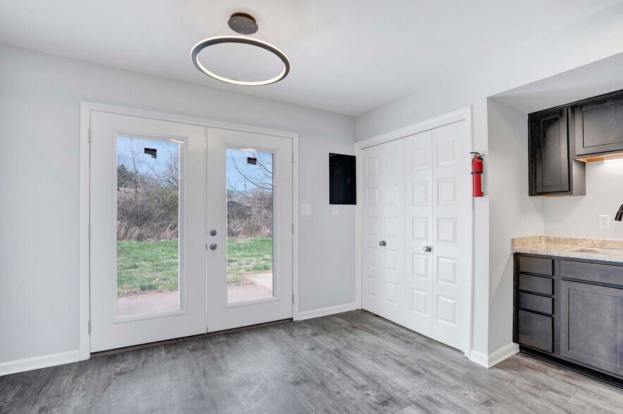 Building Photo - 1108 Pembroke Oak Grove Rd