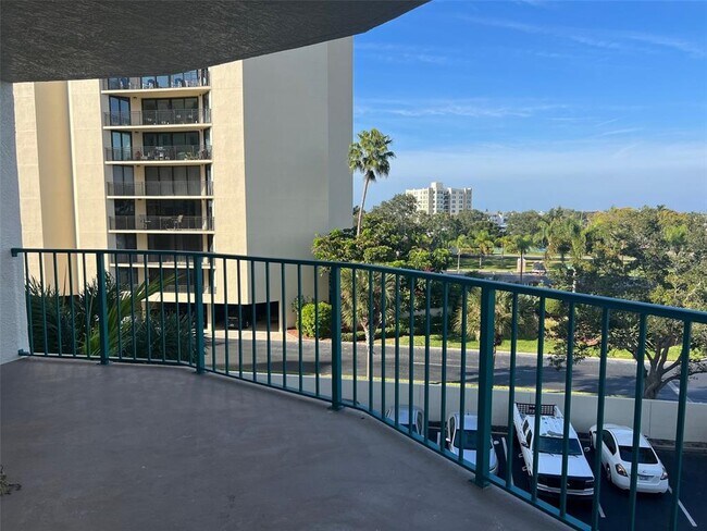 Building Photo - 670 Island Way