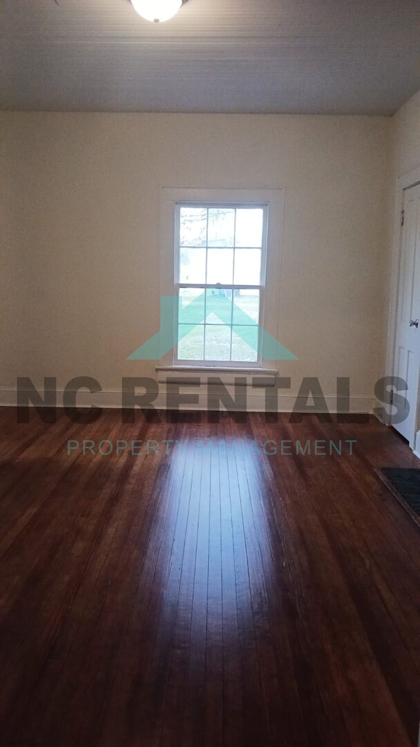Building Photo - 307 N Parker St