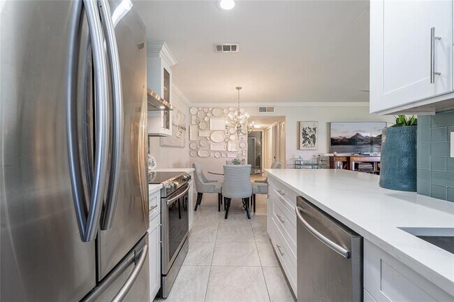 Building Photo - 1130 Circle Ter