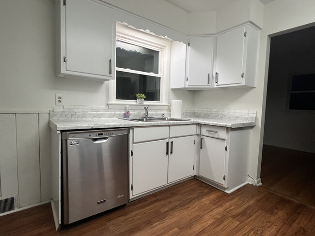Building Photo - 4538 Dempster St