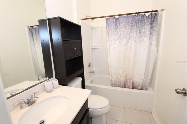 Building Photo - 2380 Sanderling St