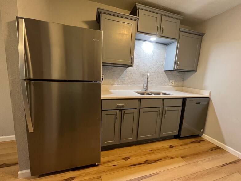 Building Photo - 4715 S Fulton Ct