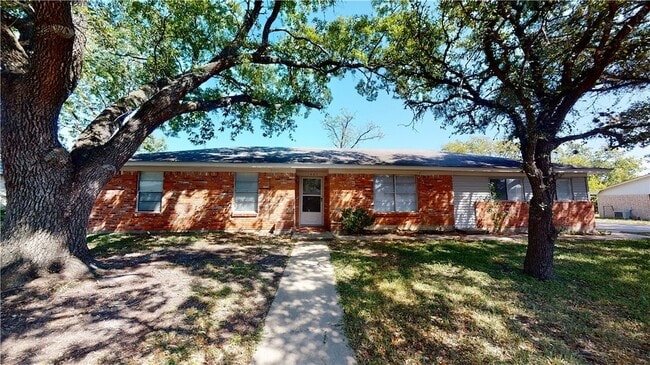 Primary Photo - 1407 Lawyer St