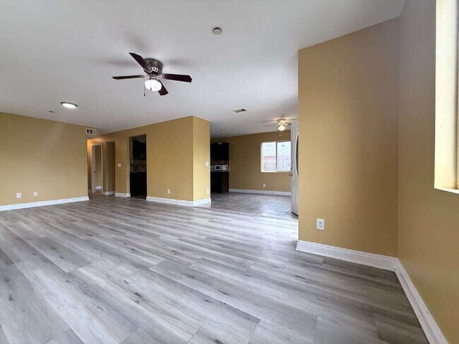 Building Photo - 9011 Orchard Ave