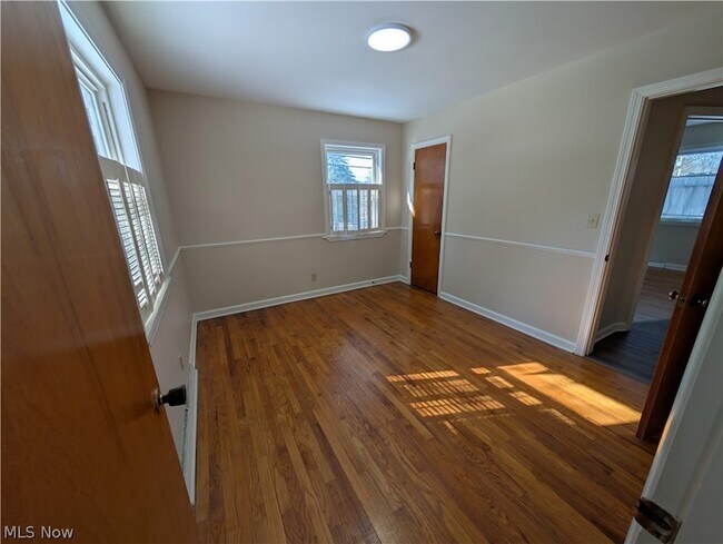 Building Photo - 703 Avondale St