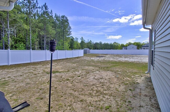 Building Photo - 147 Enclave Wy