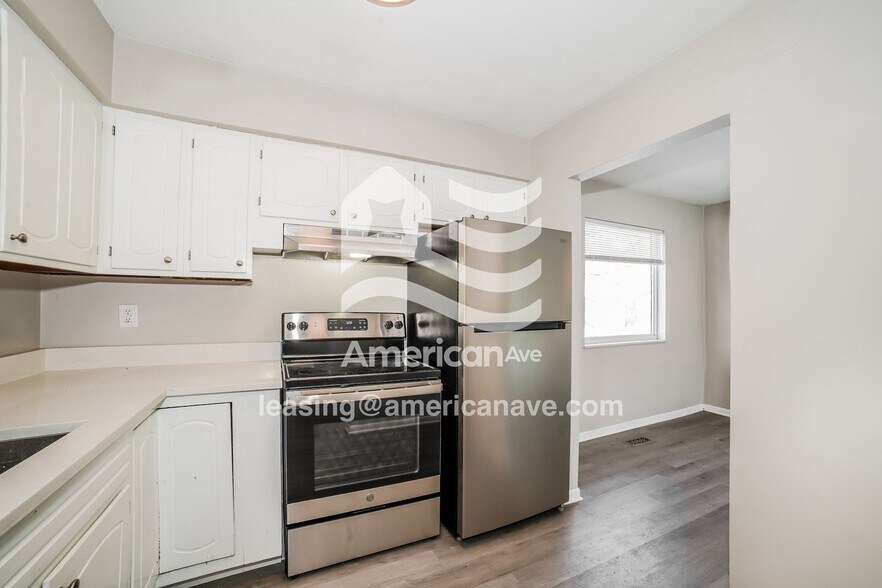 Building Photo - 3703 N Molleck Dr
