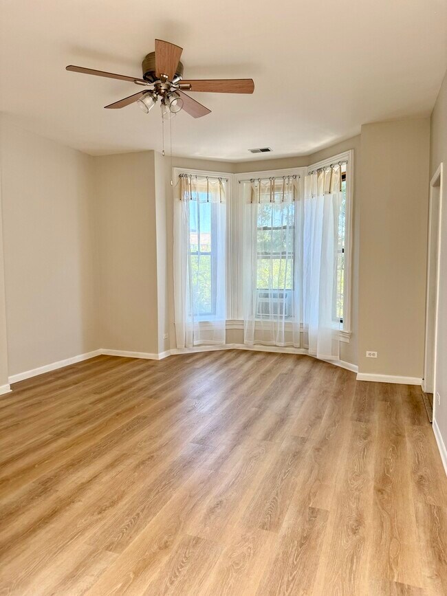 Building Photo - 750 S Oakley Blvd