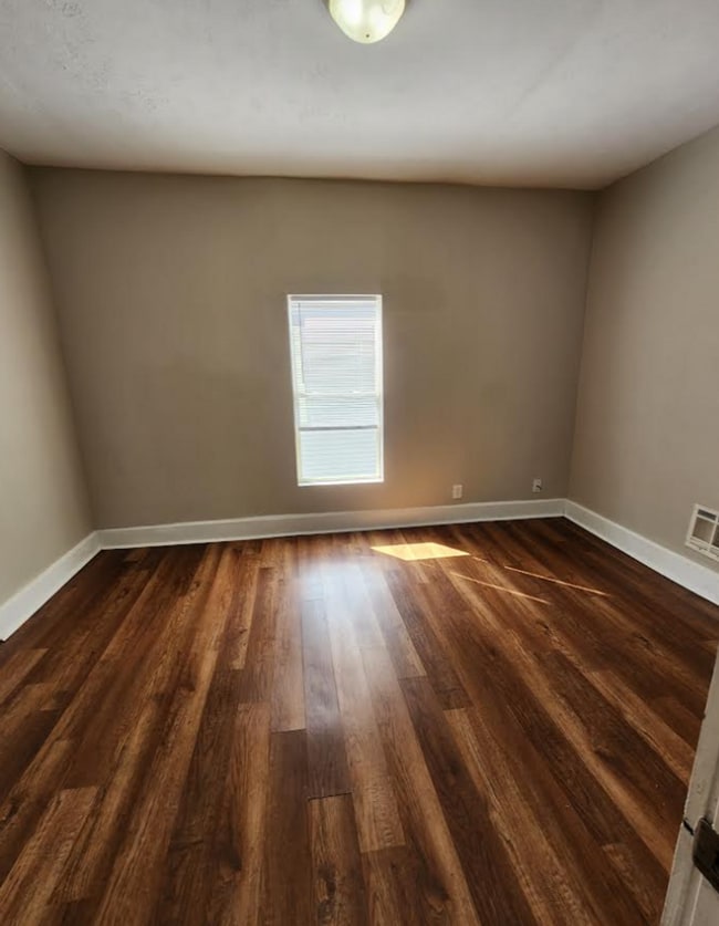 Building Photo - S8 Welcome - Westside Spacious Three Bedroom Two Story Duplex Near 25th and Capital