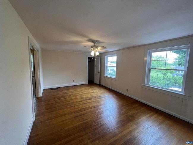 Building Photo - 1302 Crozet Ave