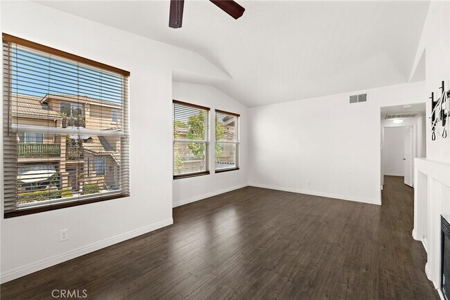 Building Photo - 1150 S Positano Ave