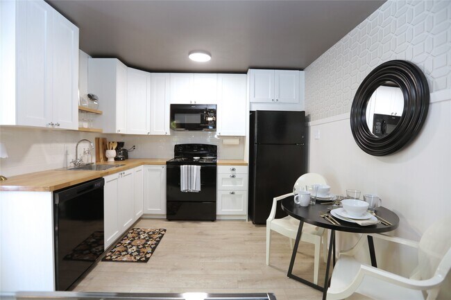 Building Photo - 2602 Ave N Ursuline St