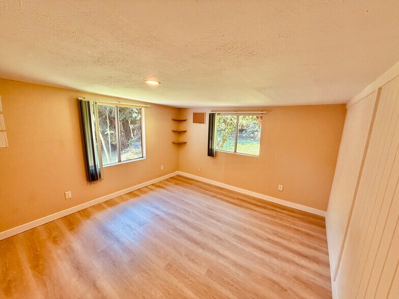 Building Photo - 1073 Nanihoku Pl